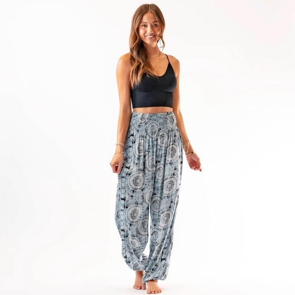 NWT Women's Santa Barbara Beach / Yoga / Harem Pants - Picture 2 of 5